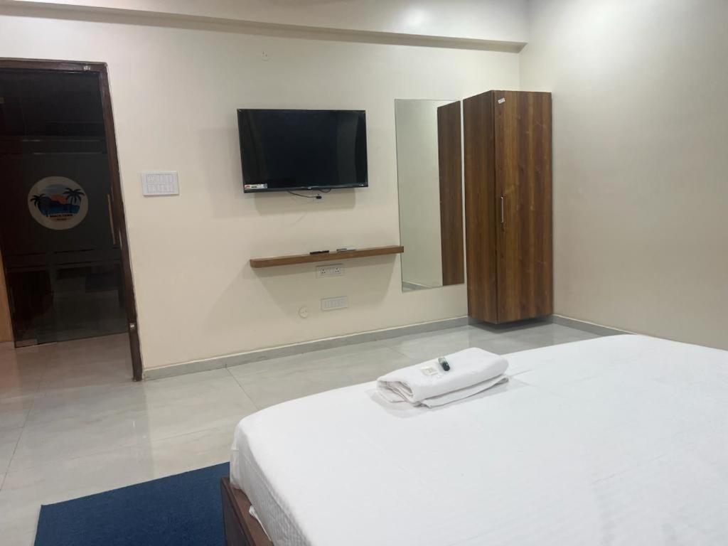 Beach Town Hotel Visakhapatnam Exterior foto