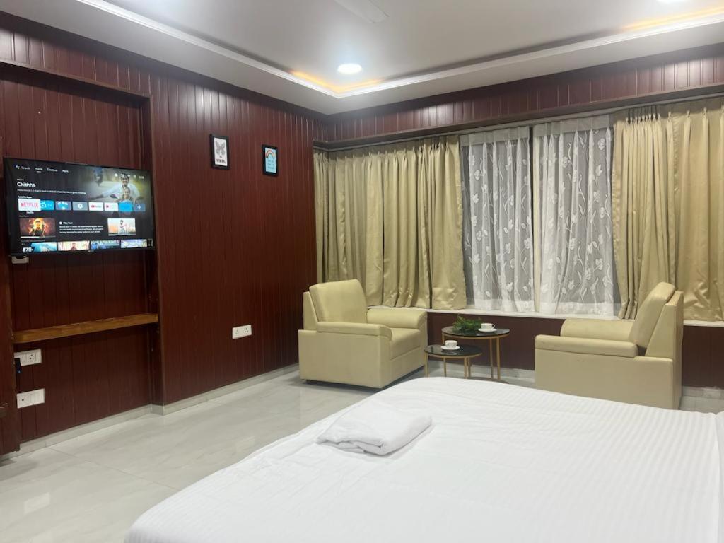 Beach Town Hotel Visakhapatnam Exterior foto